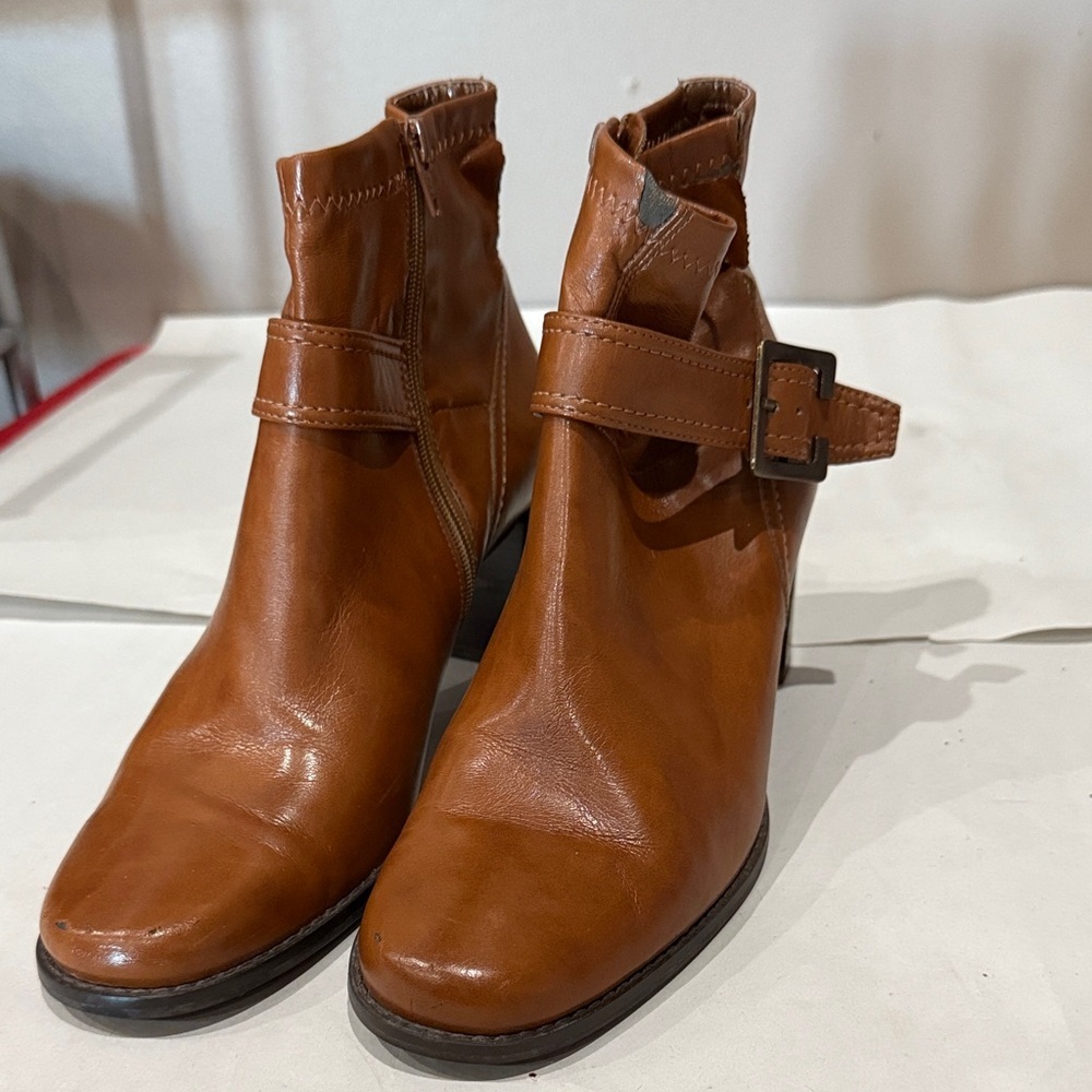 Franco Sarto Tan to brown Leather Ankle Boots with Buckle - Picture 2 of 6